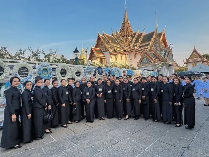 "เซ็นทรัลแล็บไทย" เข้ากราบถวายบังคมพระบรมศพ สมเด็จพระนางเจ้าสิริกิติ์ พระบรมราชินีนาถ พระบรมราชชนนีพันปีหลวง