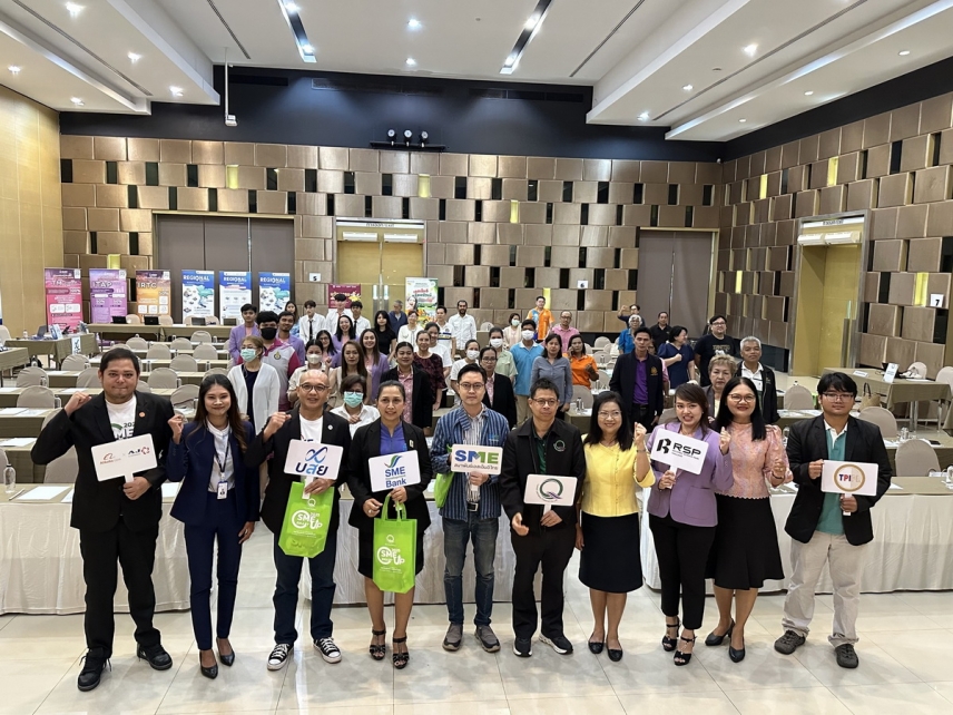 บรรยากาศกิจกรรม SME SMART UP 2025: SME ไทยเข้มแข็ง สินค้าไทยเติบโต จ.สุราษฎร์ธานี